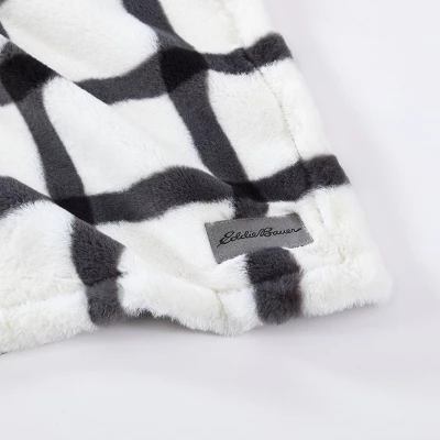 50"x60" Bunkhouse Plaid Reversible Throw Blanket - Eddie Bauer 7 50"x60" Bunkhouse Plaid Reversible Throw Blanket - Eddie Bauer - Image 7