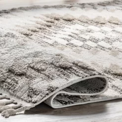 NuLOOM Adelade Aztec High Low Shaggy Tassel Area Rug -Home Decoration Store GUEST 5b980c1c 3361 4df7 be86 4fe7b633453b