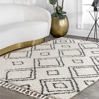 NuLOOM Serena Diamond Trellis Tassel Area Rug 1 NuLOOM Serena Diamond Trellis Tassel Area Rug