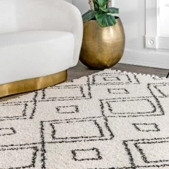 NuLOOM Serena Diamond Trellis Tassel Area Rug 10 NuLOOM Serena Diamond Trellis Tassel Area Rug -Home Decoration Store GUEST 8031ad1c 5b3b 4dc4 9865 c5dff316a3df