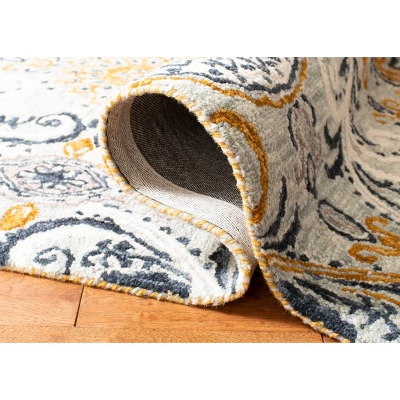 Rocio Medallion Hooked Rug - Safavieh 3 Rocio Medallion Hooked Rug - Safavieh - Image 3