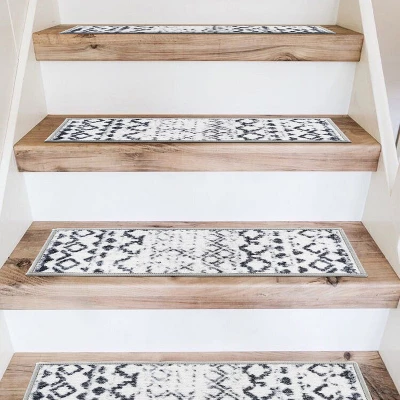 World Rug Gallery Distressed Bohemian Non-Slip Stair Treads 4 World Rug Gallery Distressed Bohemian Non-Slip Stair Treads - Image 4