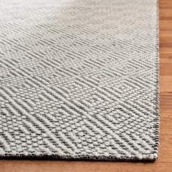 Maryjane Geometric Area Rug - Safavieh